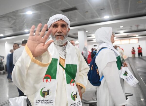 Alger : retour du premier groupe de pèlerins algériens au pays