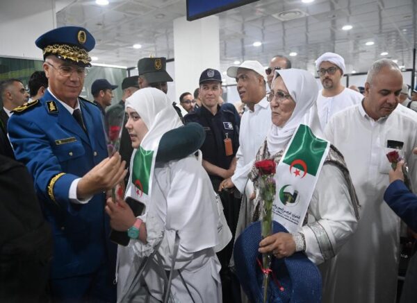 Alger : retour du premier groupe de pèlerins algériens au pays