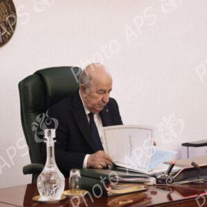 Le président de la République préside une réunion du Conseil des ministres