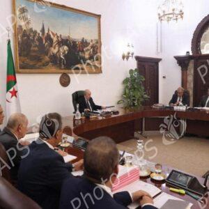 Le président de la République préside une réunion du Conseil des ministres