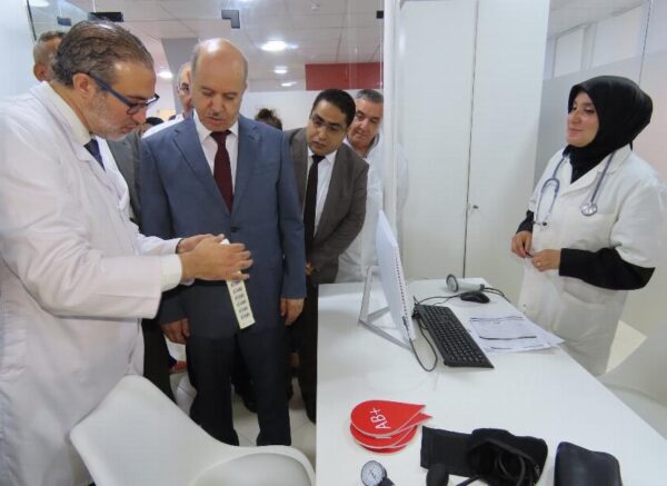 Journée mondiale du don de sang : le ministre de la Santé inspecte l'unité d'injection de sang du CHU Mustapha Pacha