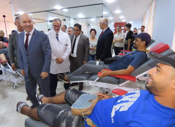 Journée mondiale du don de sang : le ministre de la Santé inspecte l'unité d'injection de sang du CHU Mustapha Pacha