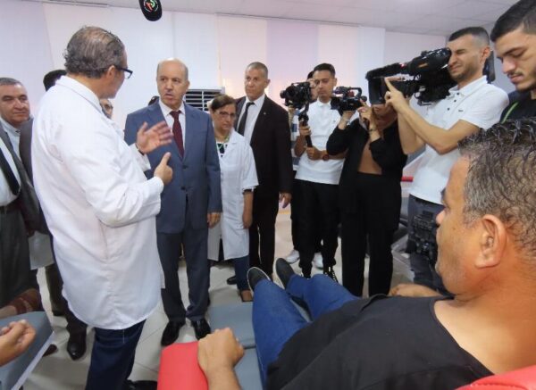 Journée mondiale du don de sang : le ministre de la Santé inspecte l'unité d'injection de sang du CHU Mustapha Pacha