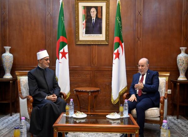 Le Ministre des Affaires Religieuses reçoit le Mufti de la République Arabe d'Egypte