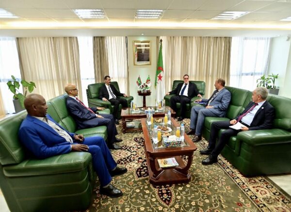 Le ministre de la Communication reçoit son homologue mauritanien