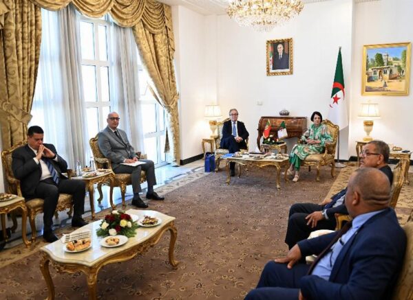 La Président par intérim de la Cour Constitutionnelle reçoit son homologue Portugais