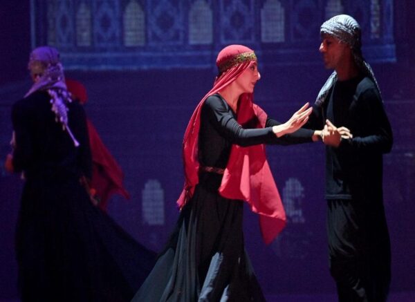 Le 13e Festival international de danse contemporaine s'ouvre à Alger