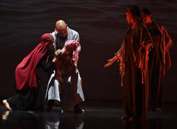 Le 13e Festival international de danse contemporaine s'ouvre à Alger