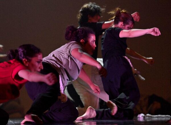 Le 13e Festival international de danse contemporaine s'ouvre à Alger
