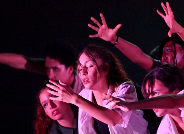 Le 13e Festival international de danse contemporaine s'ouvre à Alger