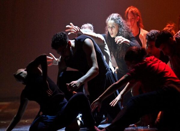 Le 13e Festival international de danse contemporaine s'ouvre à Alger