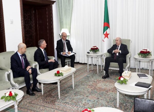 Le président de la République reçoit une délégation de la société américaine ExxonMobil