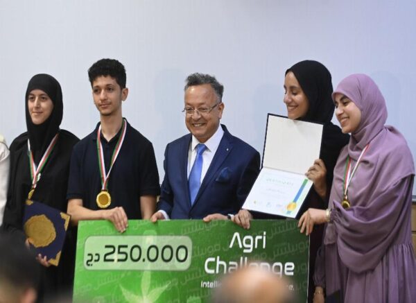 Hackathon Défi de l'agriculture: 3 équipes des écoles de l'intelligence artificielle et d'agronomie primées