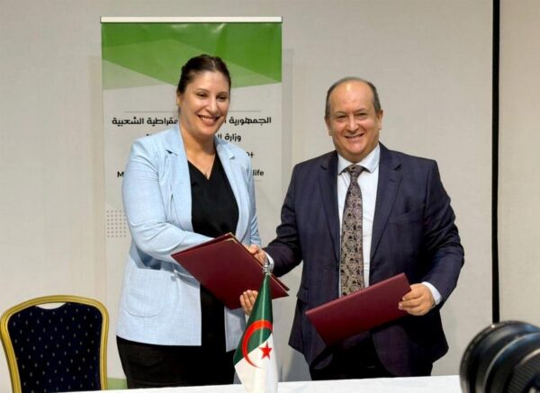 Economie verte : signature d'une convention entre les ministères de l'Environnement et de l'Industrie