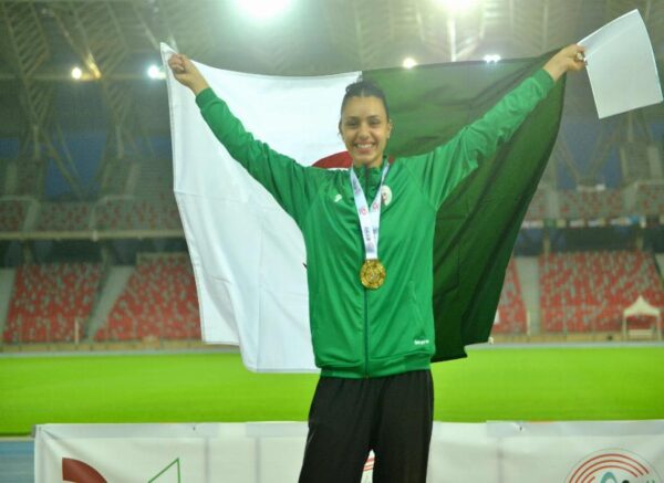Oran : (Championnat arabe d'athlétisme) Rezik Darina Hadil remporte l'or au saut en longueur