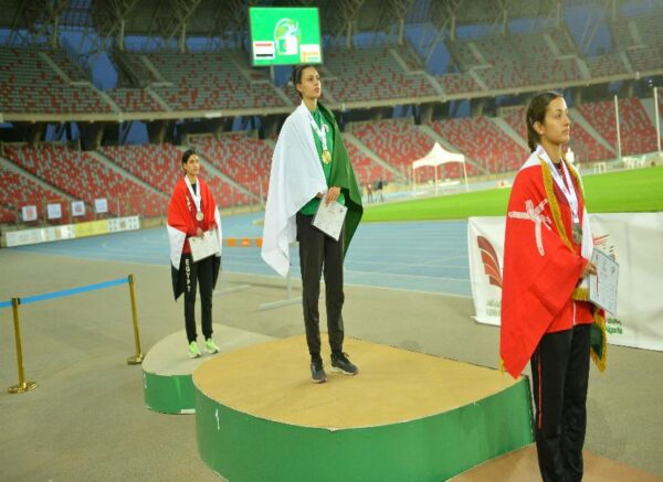 Oran : (Championnat arabe d'athlétisme) Rezik Darina Hadil remporte l'or au saut en longueur