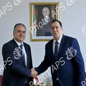 Le ministre de la Communication reçoit l'ambassadeur de la République libanaise en Algérie