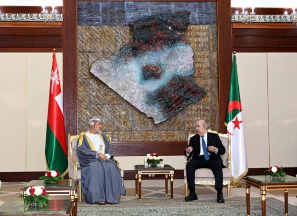 Le président de la République réserve un accueil officiel au Sultan d'Oman au siège de la présidence