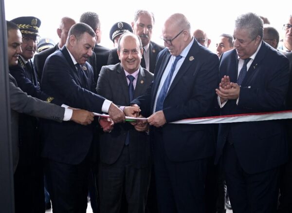 Le Premier ministre inaugure à Jijel le complexe de trituration de graines oléagineuses