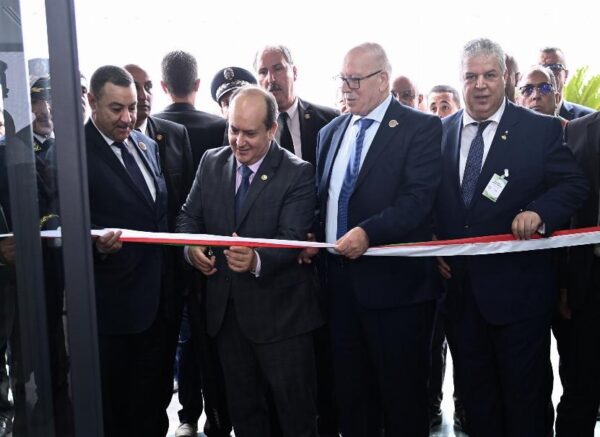 Le Premier ministre inaugure à Jijel le complexe de trituration de graines oléagineuses