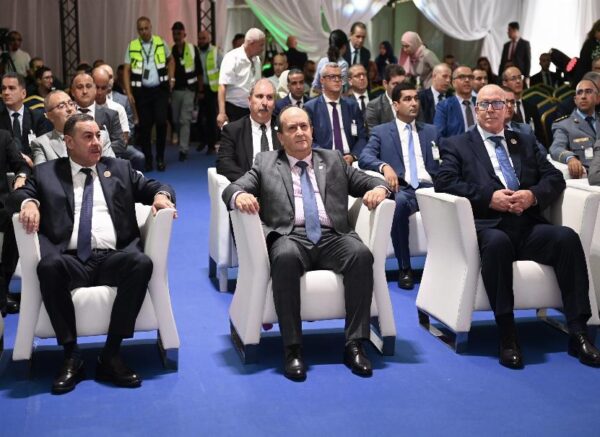 Le Premier ministre inaugure à Jijel le complexe de trituration de graines oléagineuses