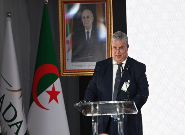 Le Premier ministre inaugure à Jijel le complexe de trituration de graines oléagineuses