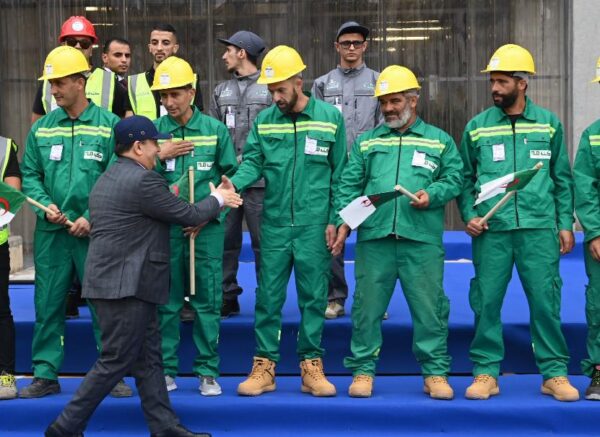 Le Premier ministre inaugure à Jijel le complexe de trituration de graines oléagineuses