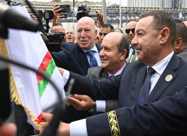 Le Premier ministre inaugure à Jijel le complexe de trituration de graines oléagineuses