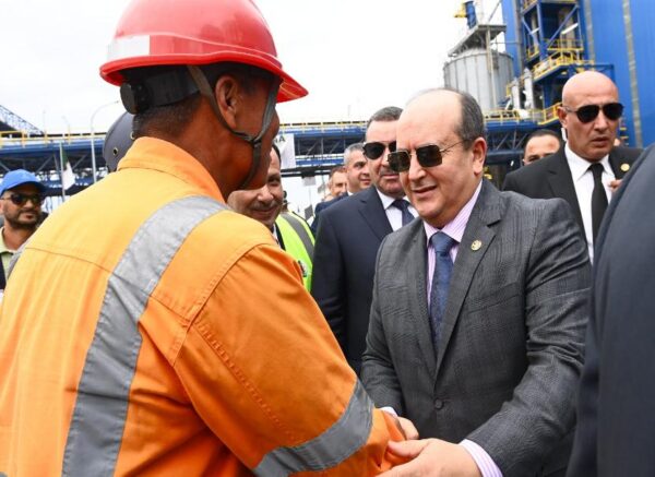 Le Premier ministre inaugure à Jijel le complexe de trituration de graines oléagineuses