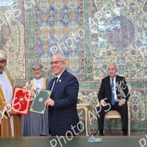 Le président de la République et le Sultan d'Oman président la cérémonie de signature de mémorandums