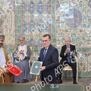 Le président de la République et le Sultan d'Oman président la cérémonie de signature de mémorandums