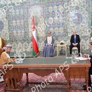 Le président de la République et le Sultan d'Oman président la cérémonie de signature de mémorandums