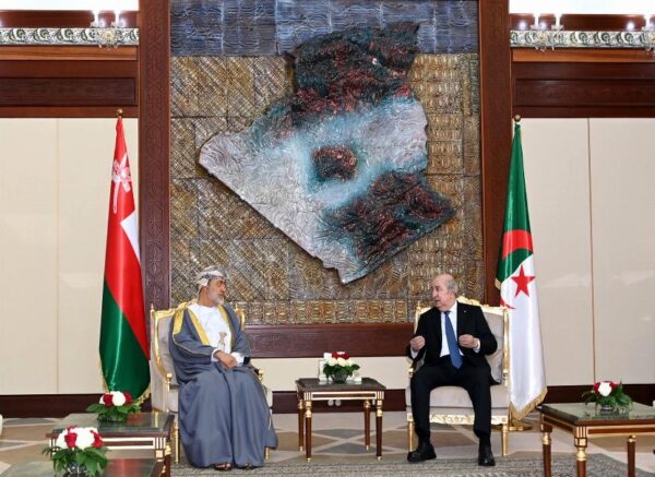 Le président de la République s'entretient en tête-à-tête avec le Sultan d'Oman