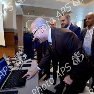 M. Chaïb préside le lancement officiel de l'adhésion du MAE au système numérique du Hadj et de la Omra