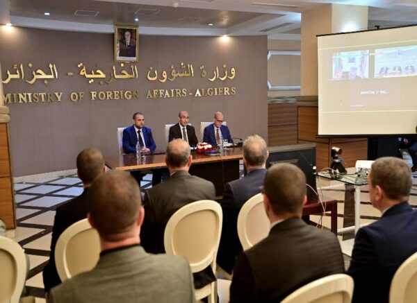 M. Chaïb préside le lancement officiel de l'adhésion du MAE au système numérique du Hadj et de la Omra
