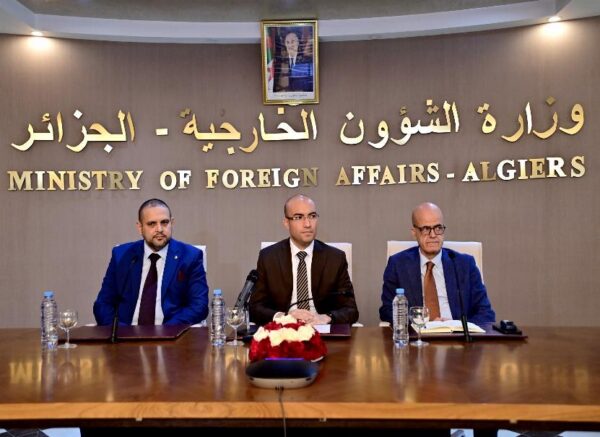 M. Chaïb préside le lancement officiel de l'adhésion du MAE au système numérique du Hadj et de la Omra