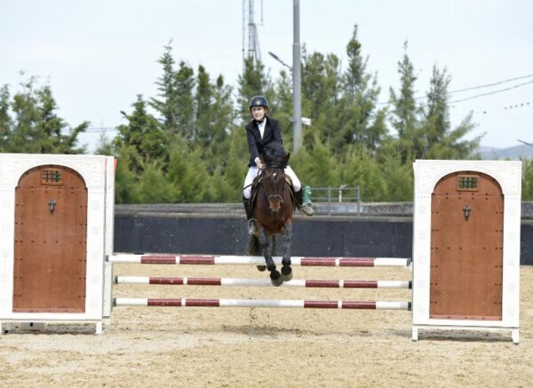 Constantine : coup d'envoi du concours national de saut d’obstacles d'équitation au club Etoile de l’Est