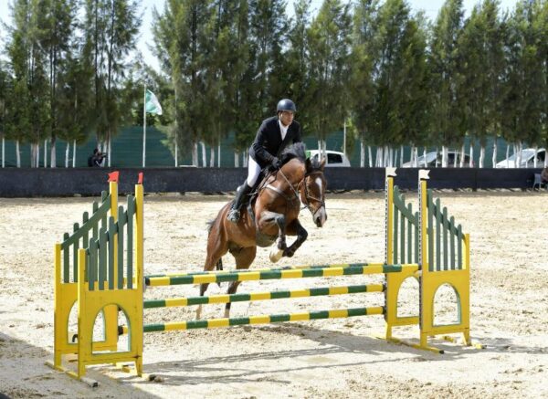 Constantine : coup d'envoi du concours national de saut d’obstacles d'équitation au club Etoile de l’Est
