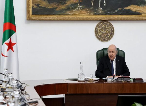 Le président de la République préside une réunion du Conseil des ministres