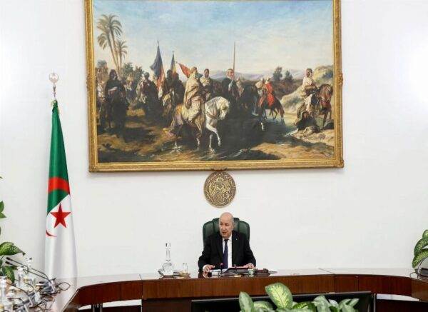 Le président de la République préside une réunion du Conseil des ministres