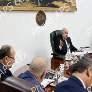Le président de la République préside une réunion du Conseil des ministres