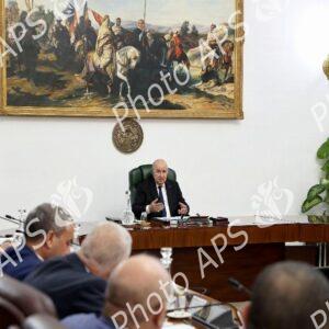 Le président de la République préside une réunion du Conseil des ministres