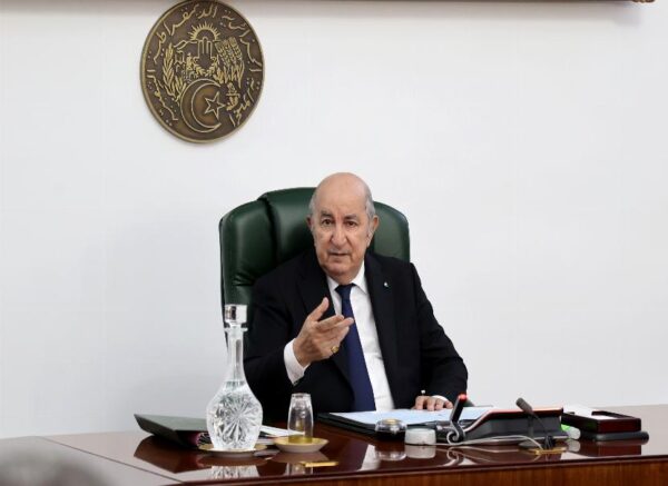 Le président de la République préside une réunion du Conseil des ministres
