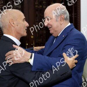 Le président de la République reçoit l'archevêque d'Alger