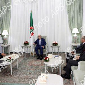 Le président de la République reçoit l'archevêque d'Alger