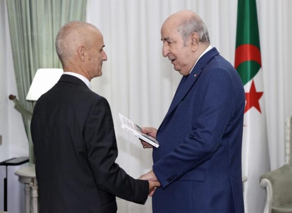 Le président de la République reçoit l'archevêque d'Alger