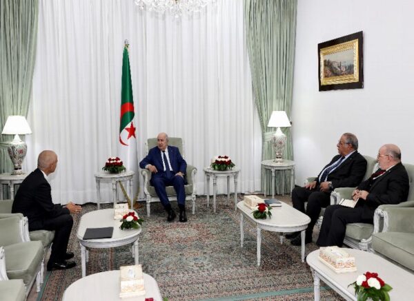 Le président de la République reçoit l'archevêque d'Alger