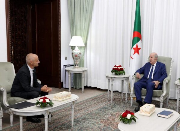 Le président de la République reçoit l'archevêque d'Alger