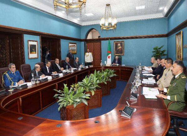 Le président de la République préside une réunion du Haut Conseil de sécurité