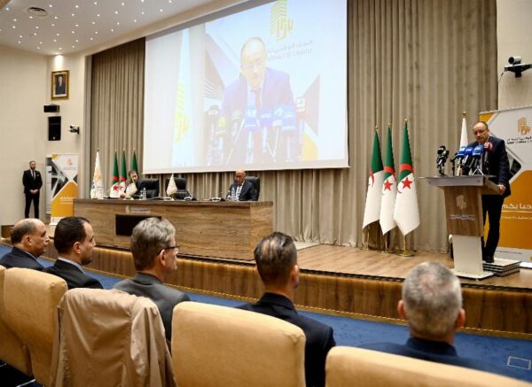 Logements AADL 3: signature d'une convention entre le ministère, la BNH et l'AADL